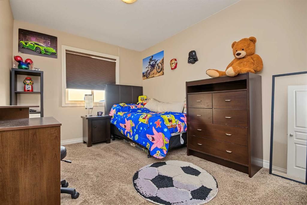 7429 90A Street  - Photo 17