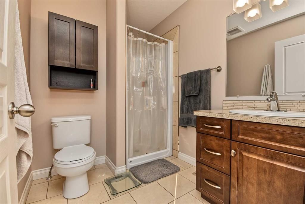 7429 90A Street  - Photo 21