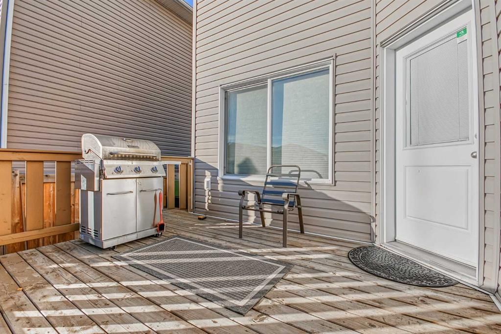 7429 90A Street  - Photo 24