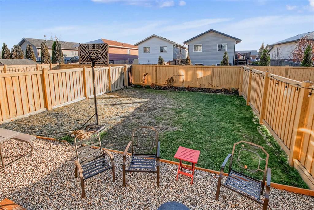 7429 90A Street  - Photo 25