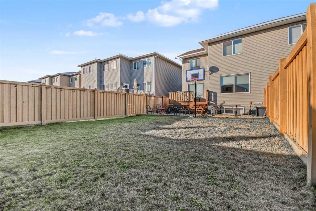 7429 90A Street  - Photo 26