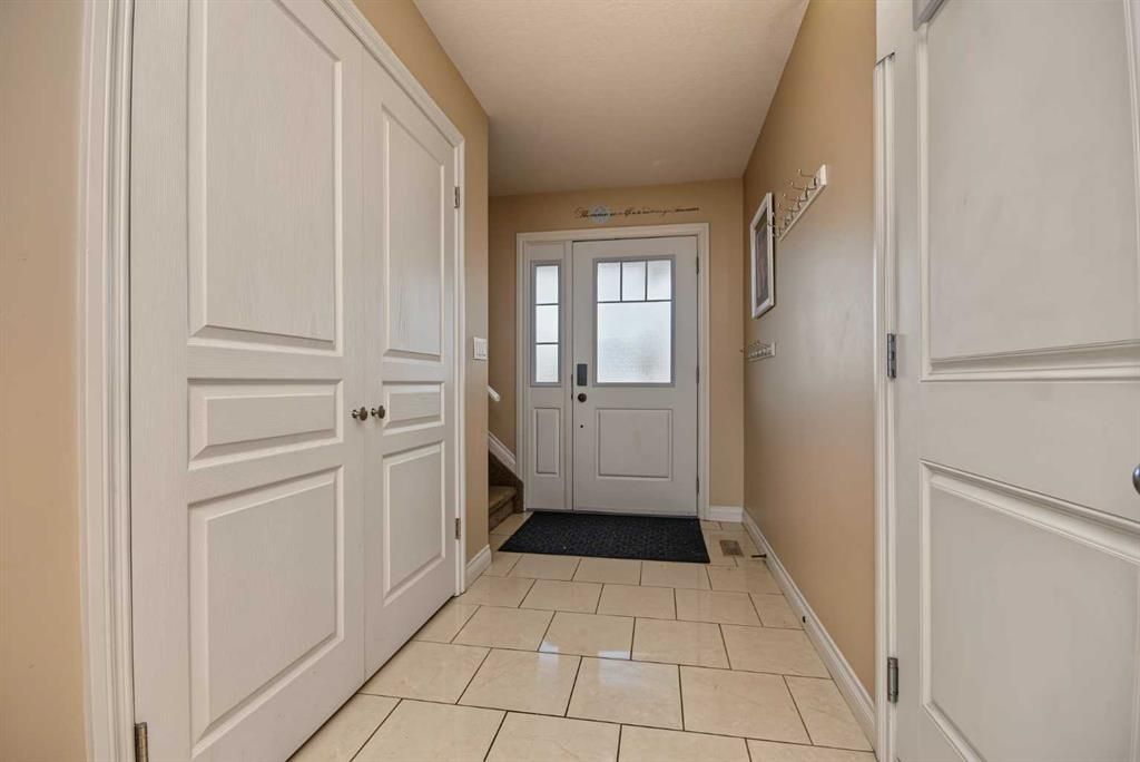 7429 90A Street  - Photo 3
