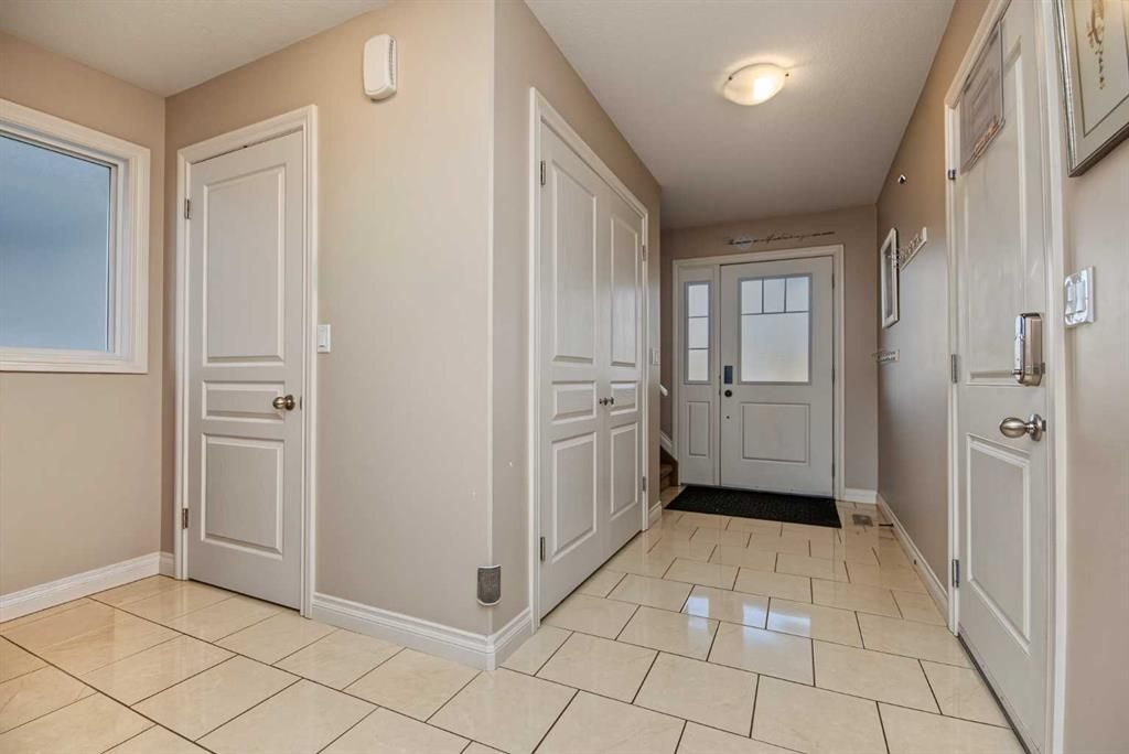 7429 90A Street  - Photo 4