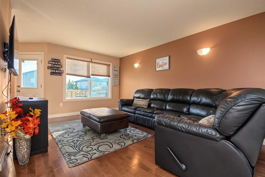 7429 90A Street  - Photo 5