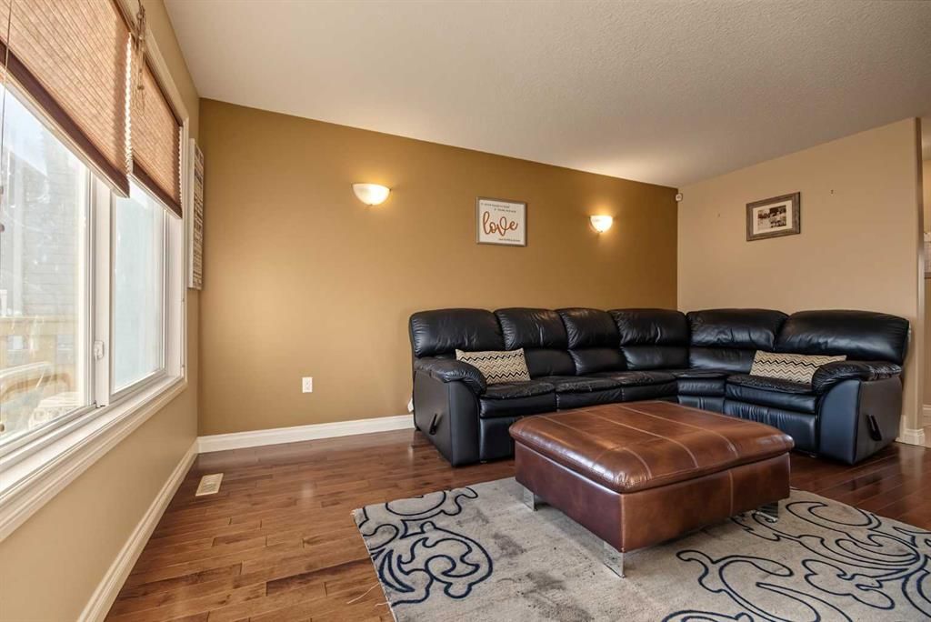 7429 90A Street  - Photo 6