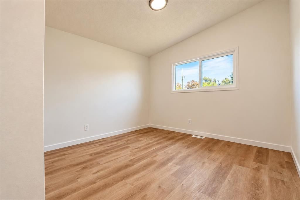 9812 97 Park Avenue  - Photo 12