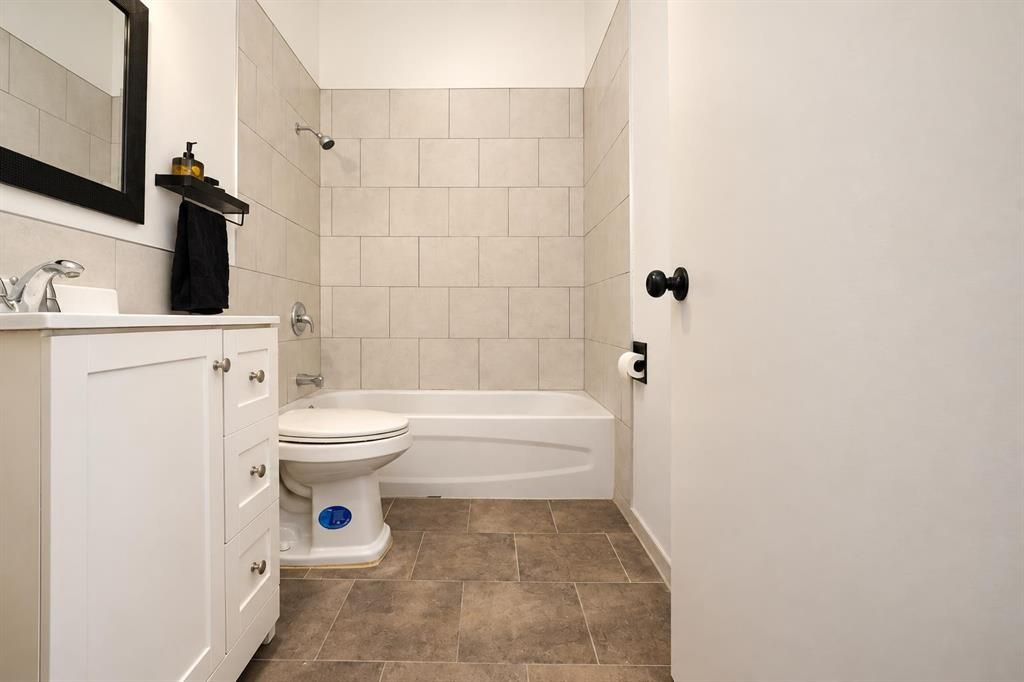 9812 97 Park Avenue  - Photo 16