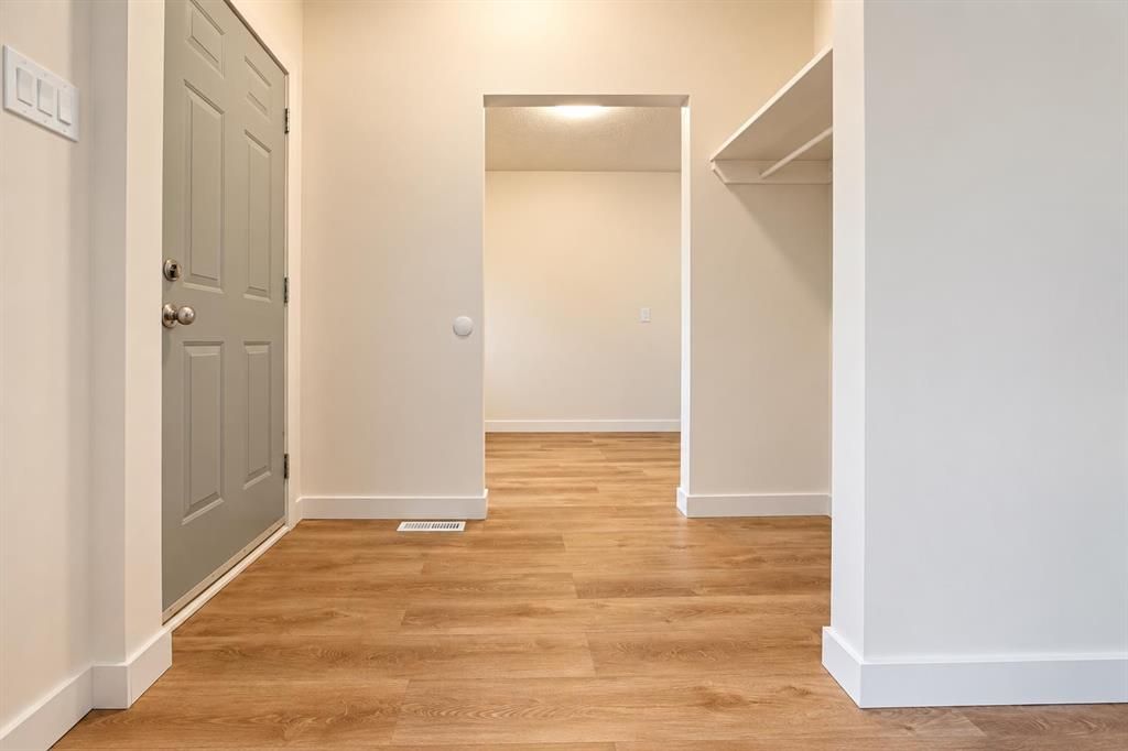 9812 97 Park Avenue  - Photo 3