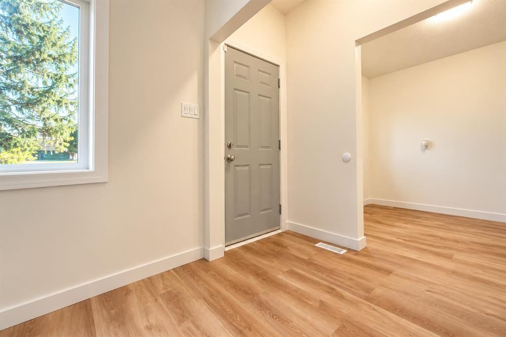 9812 97 Park Avenue  - Photo 4