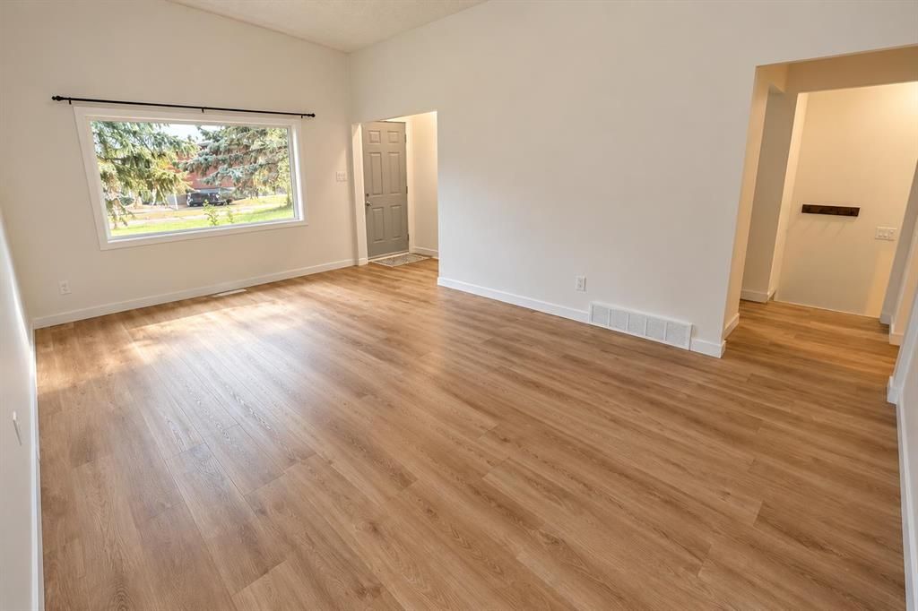 9812 97 Park Avenue  - Photo 5