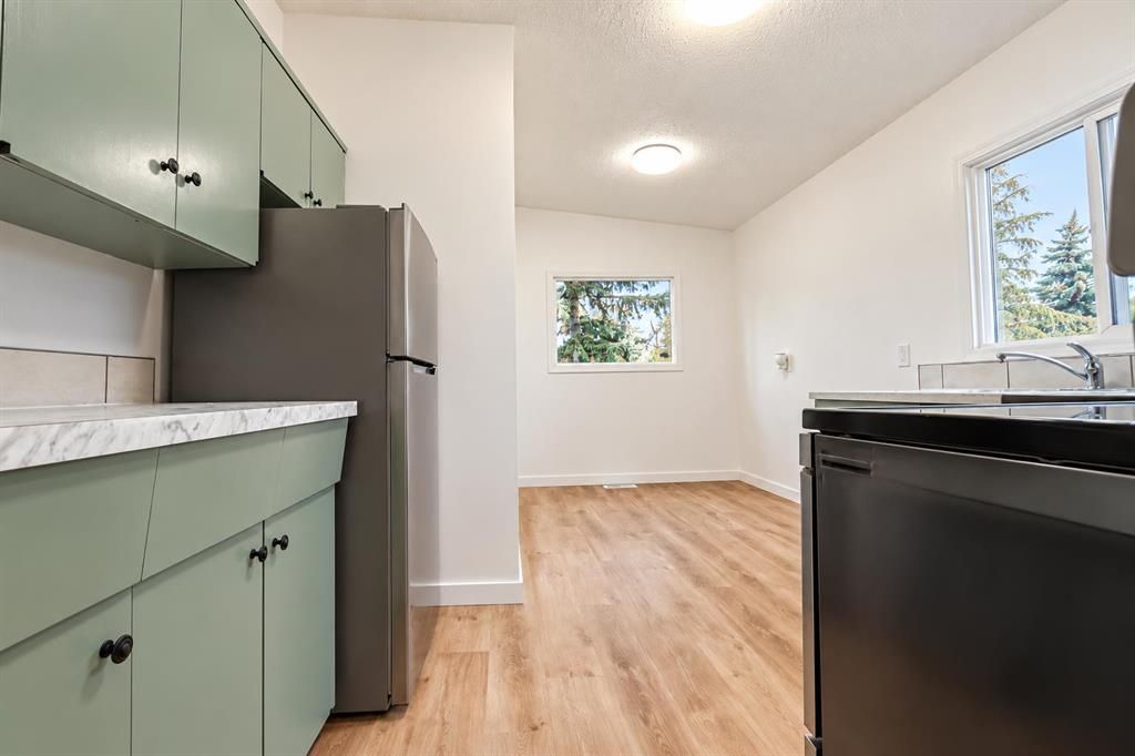 9812 97 Park Avenue  - Photo 8
