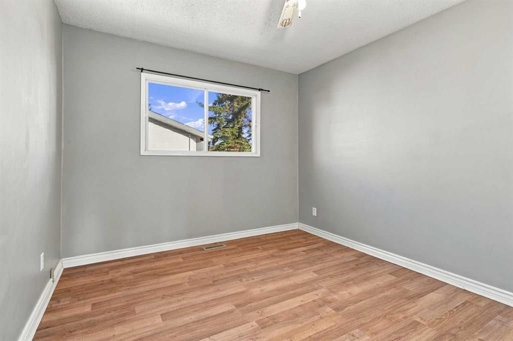 9202 101 Avenue  - Photo 12