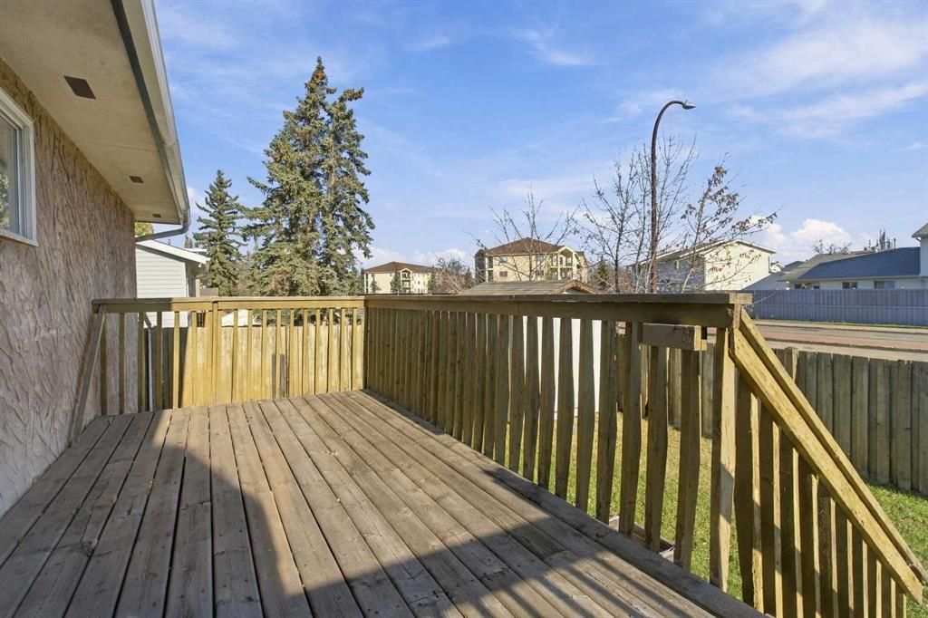 9202 101 Avenue  - Photo 21