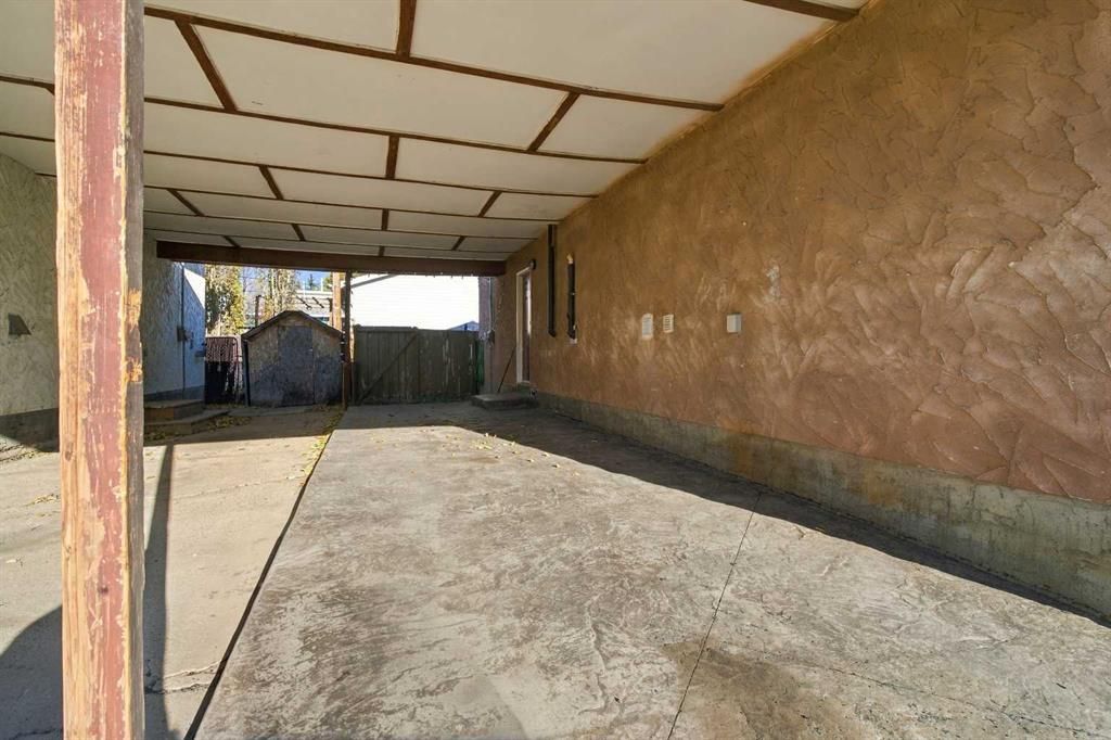 9202 101 Avenue  - Photo 3
