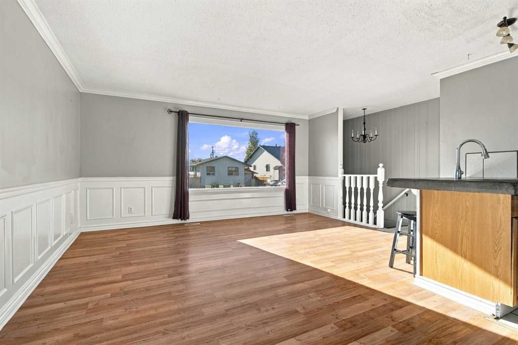 9202 101 Avenue  - Photo 8