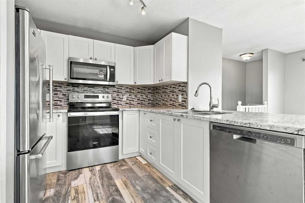 9204 101 Avenue  - Photo 10