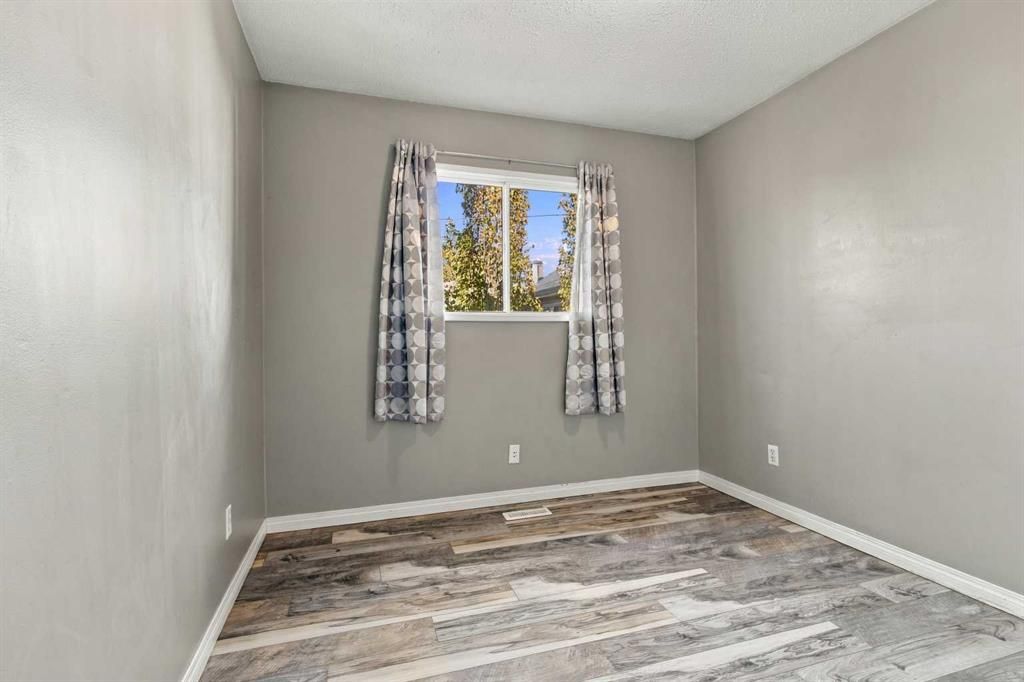 9204 101 Avenue  - Photo 12