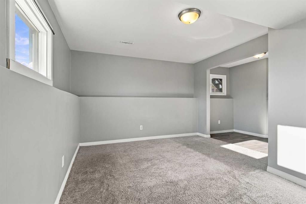 9204 101 Avenue  - Photo 15