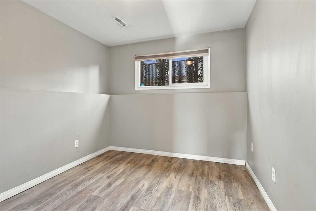 9204 101 Avenue  - Photo 16
